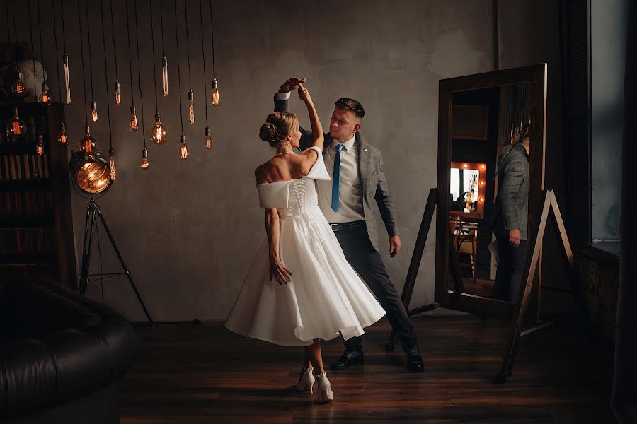 Nhiếp ảnh gia ảnh cưới Aleksandra Zhdanova (kapitonova). Ảnh của 26 tháng 10 2021