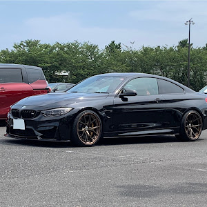 M4 クーペ
