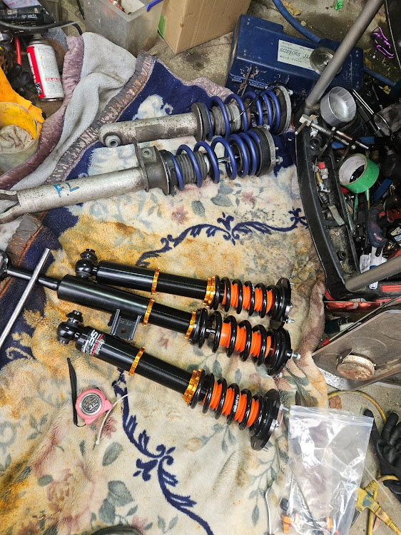 M6 クーペの俺の車高調事情・こんなに固いのか・車のおかしな揺れ方に対応に関するカスタム事例の投稿画像3枚目