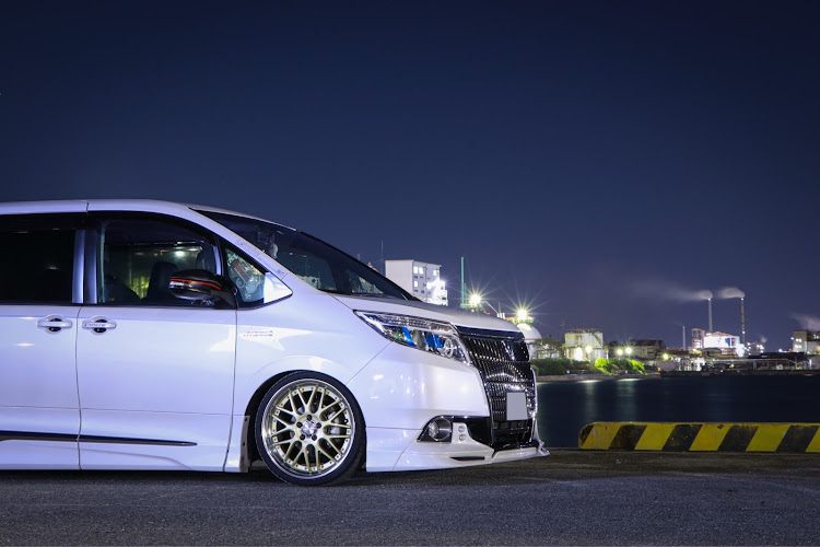 ノアの工場夜景と愛車・風が強い(>_<)・楽しいが1番‼️👍🏻・カメ活に関するカスタム事例の投稿画像8枚目