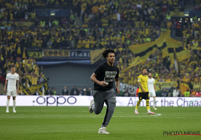 Deze man is de enige schuldige waarom er drie 'pitch invaders' te zien waren tijdens de Champions League-finale