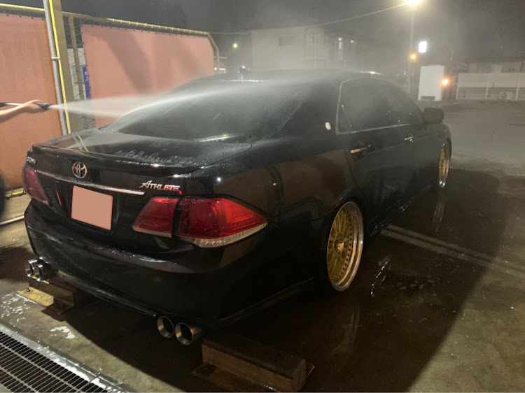 クラウンアスリートの200系クラウン・クラウンアスリート・車高調・洗車に関するカスタム事例の投稿画像1枚目
