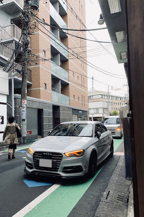 S3 セダンのアウディ・アウディS3・車が好きな人と繋がりたい・車が好きですに関するカスタム事例の投稿画像2枚目