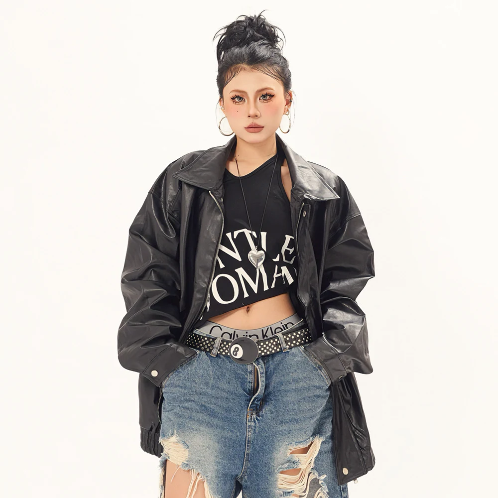 Chaquetas y Ropa de Cuero Punk Rock para Motociclistas Primavera y Otoño Hombre Mujer. Estilo rebelde y protección para tus aventuras en moto.