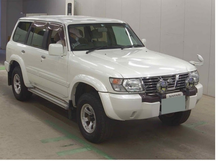 サファリの桜とコラボ・車両入替え・ディーゼルターボ・直列6気筒エンジンに関するカスタム事例の投稿画像6枚目
