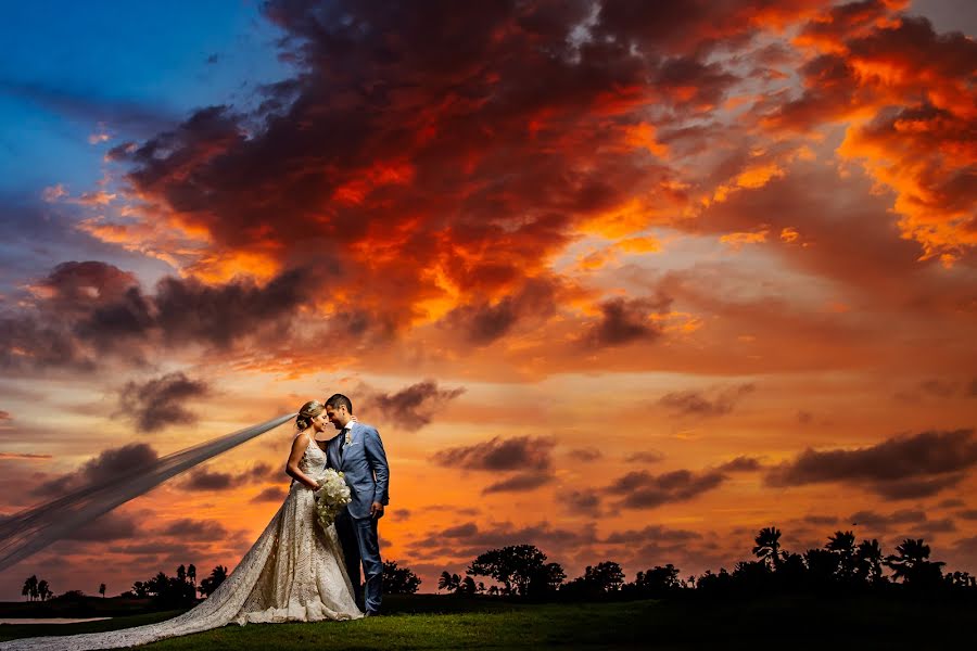 Wedding photographer Christian Cardona (christiancardona). Photo of 12 May 2021