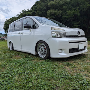 ヴォクシー ZRR70G