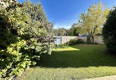 Property with garden 4