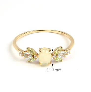 Anello con opale naturale placcato argento S925 di alta qualità. Un gioiello elegante e raffinato, perfetto per ogni occasione e un regalo speciale.