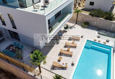 Villa with pool and terrace 3