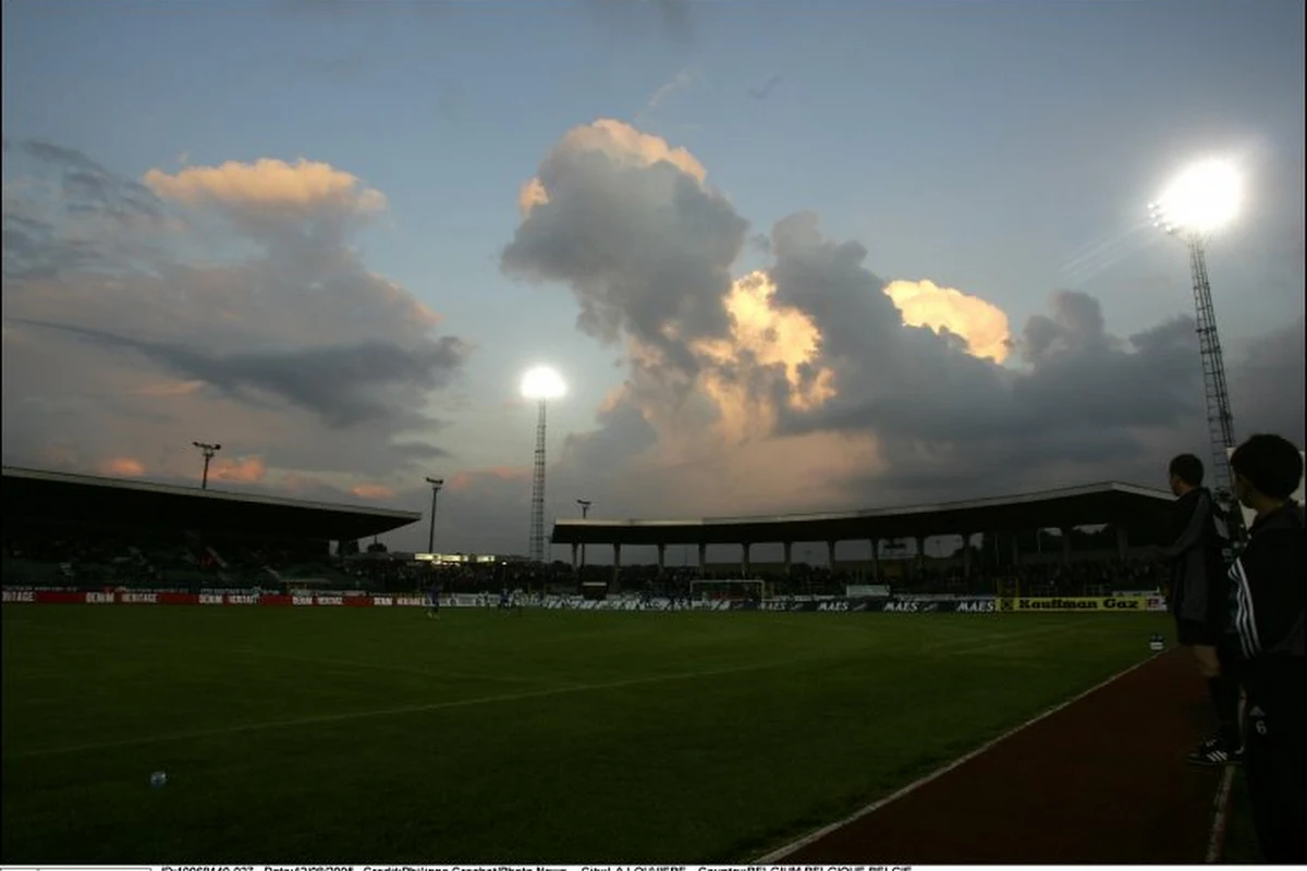 La Ville de La Louvière rejette le projet de stade de la RAAL