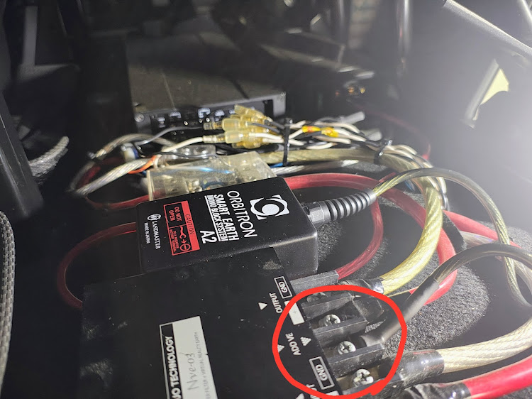 NV350キャラバンのORBITRON・スマートアースモノブロックシステム・エンジンルーム不可・助手席奥に関するカスタム事例の投稿画像7枚目