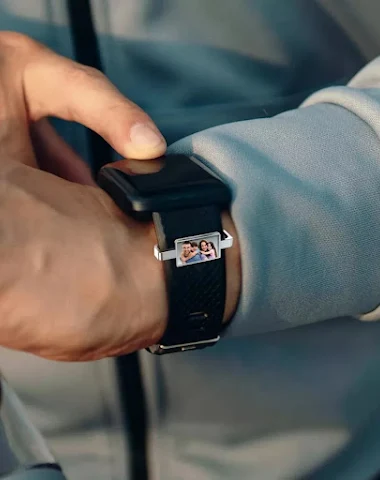Smart Watch With Accessory Decorati - 3