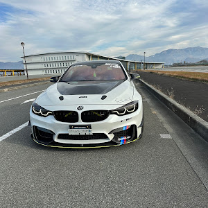 M4 クーペ F82