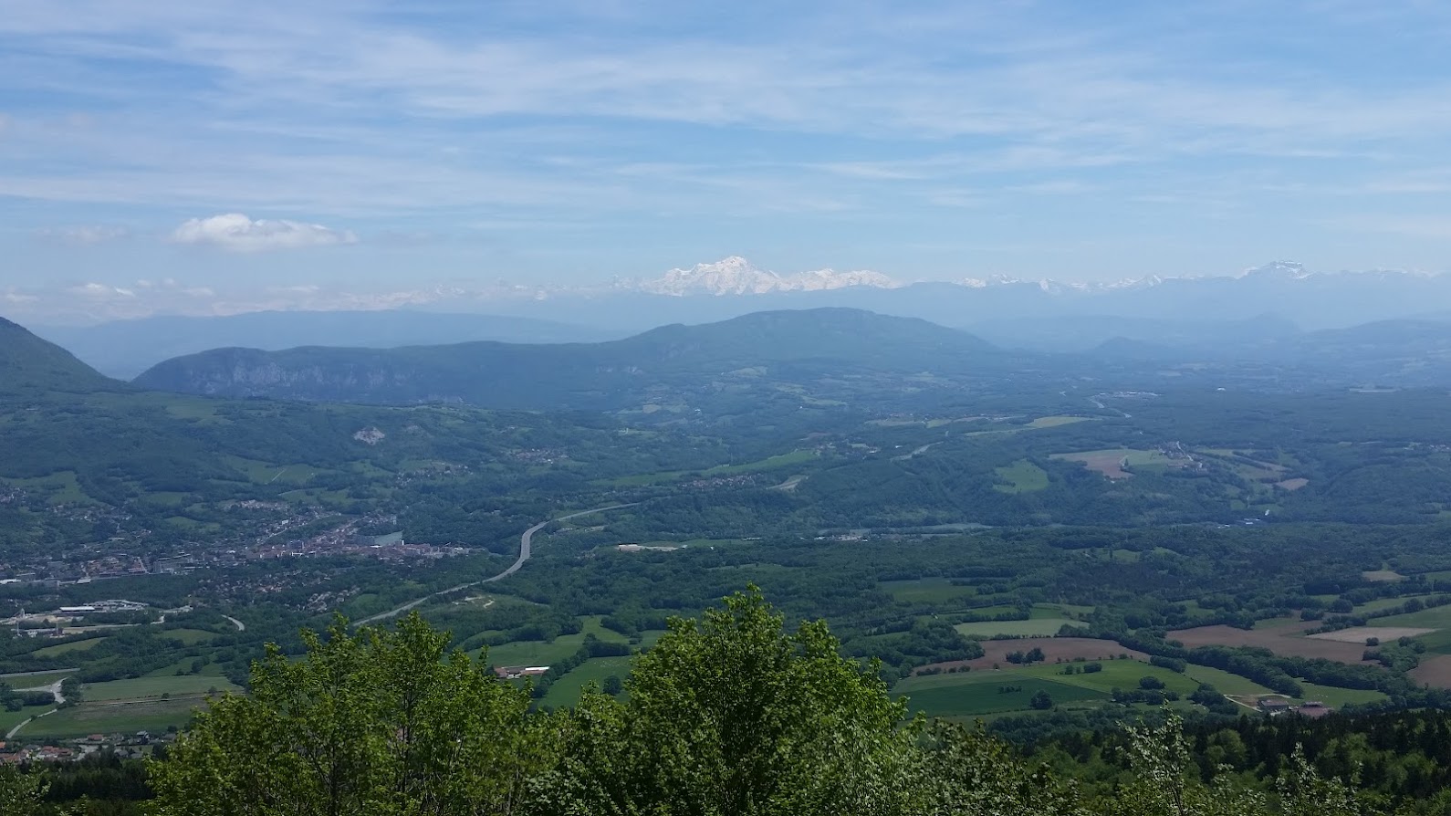 Plateau du Retord et vue des Alpes en bécane.. C9wG2oc42L_AvBZHYaw64vaDHw6xnK_Bmf-ZyWMrhu_9bp96ULMcaBbZjXhrvIqayfTrv8FTFLahBGajrr0hkhynhiGKyb3bMdld5l1MelqRUTnApcjYRY2B0uUNTPBr3hG1jo6dh9E7q34Hp-ooqkt4NU_xrq-A6jsSPm3PTF_RNTiUmINBlhSNM95bocIA-rq5a9MvJQy_tacGj2xNeew8EVTji75kfEdy9zQF_tnt8PE6UasUuljXVHj2y1Mxl4INaMlY1hqy2wSPbOqA4vnH1VTl-YRhImx7nB8cFz_625pOJB2oWicTeZqwUkT_BrVVs5_IxqWG5GqoEQ79gq2rq1DF7bgeiMM3FGS0orLCBzKF4FM1dHQwmndTmycSkCMsUnTLxU1syAxLl2bYIFH9n8gOaYQ8SIjOYCsMKgyXnbGOgQ90fep3Hv7vqvT802UY5I5wYyQctnl6KuXwUKggdAq6vXv2jXVvRdJct0TZfeuA32CuGbAZDY_CITTnvw3HsGPn2QfcrYbpqzCxwDodXMEjqnnmQzTOJ2vh5yTYfRW52cQ09ILH2pCFUzvgAo9ZV1qxwkr-RjQ9f702YVZ_BfYuBxiOr4Q6r51_H2eEopCKjrsqb1N5D2gsdNTuFUVnH5Byt9lChSx_QuDrmhwoTwS9CCWx3xUijBN6ZuA=w1590-h894-no