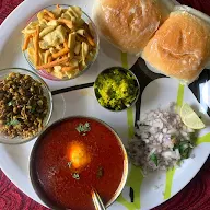 Mauli Kolhapuri Misal menu 1