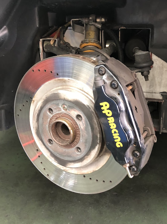 エキシージ Sのブレーキパッド交換・ローダスト・車高調整に関するカスタム事例の投稿画像2枚目