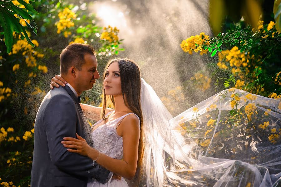 Fotógrafo de bodas Robert Ziemka (upanafotografa). Foto del 18 de octubre 2019