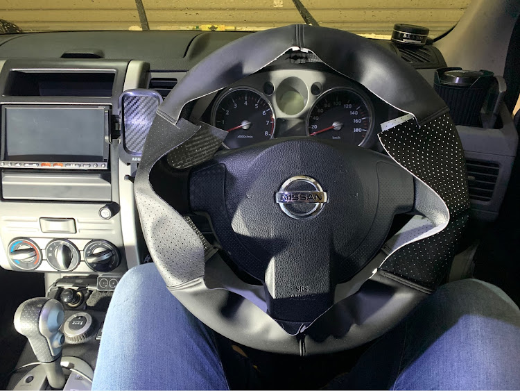 エクストレイルのSUVのある生活・角ばったデザインが好き・まだまだ現役T31型・ステアリングカバー・イチから出直しに関するカスタム事例の投稿画像11枚目