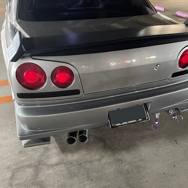 スカイラインの排気音動画・デュアルマフラー・不正改造車取締月間・フルストレートマフラー・マフラーサウンド動画に関するカスタム事例の投稿画像1枚目