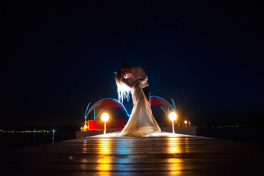 Photographe de mariage Nikolay Tikhomirov (tnfoto). Photo du 3 novembre 2016