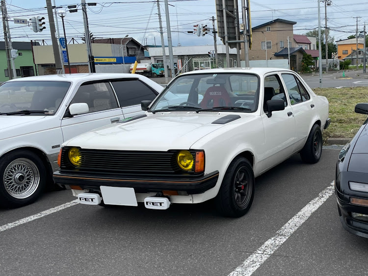 キャニオンゴールドさんが投稿したハチマル&キューマルカーミーティング・R-2で出たかったに関するカスタム事例の投稿画像1枚目
