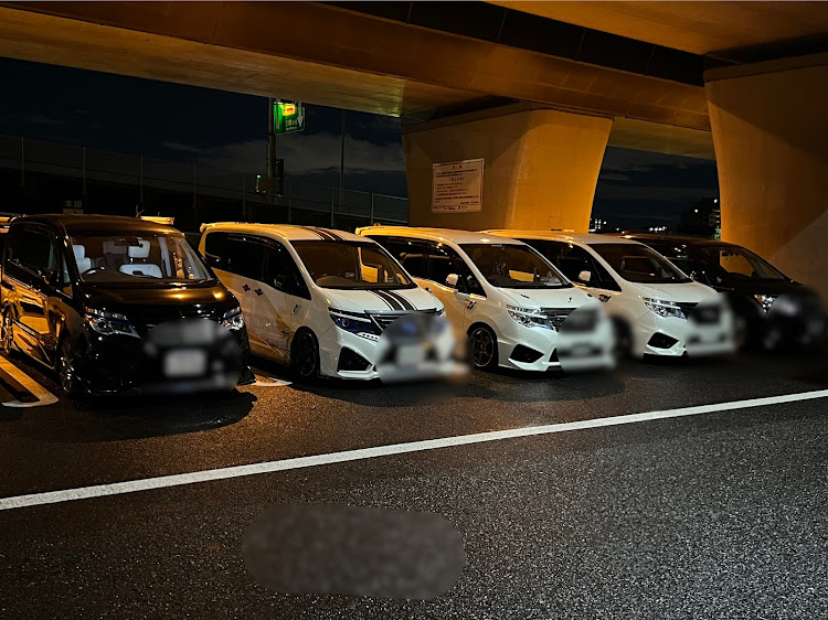 セレナのK.I.S.F・定例会・IMPULに関するカスタム事例の投稿画像2枚目