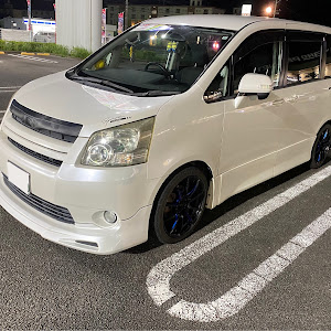 ノア ZRR70W