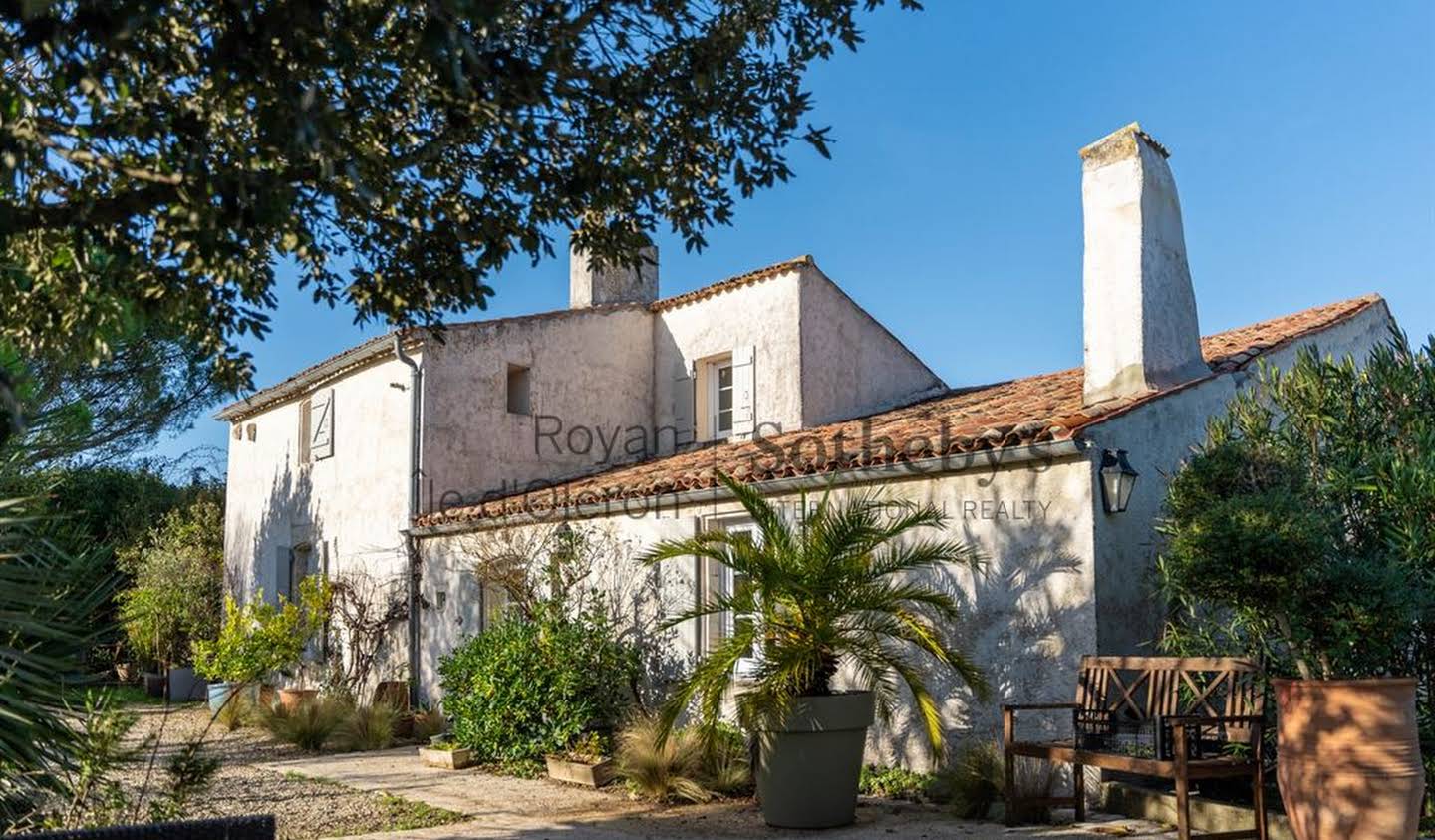 Maison avec piscine et terrasse Royan