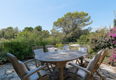 Villa avec piscine et jardin 4