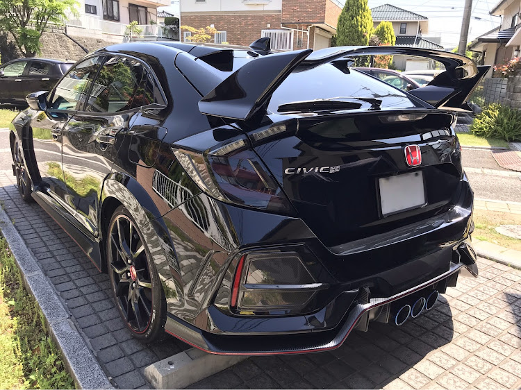 シビックのCIVIC・typeR・ダミーダクトカバー・FK8・カスタムに関するカスタム事例｜車のカスタム情報はCARTUNE