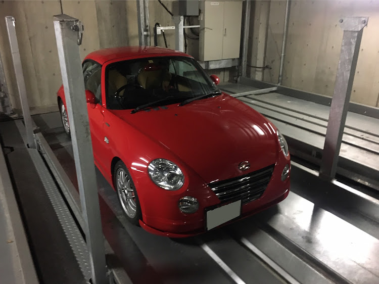 コペンの#コペン#L880K・カワイイクルマ・小さい子供に指さされる・オープンカー・赤のスポーツカーに関するカスタム事例の投稿画像1枚目