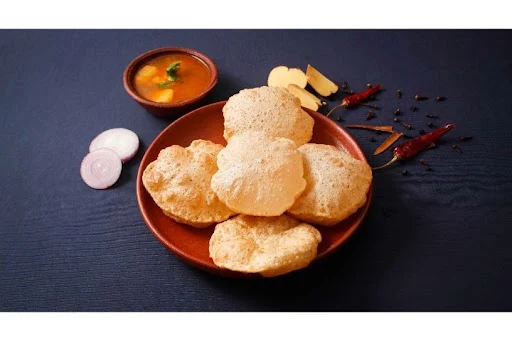 Aloo Tamatar Poori Thali