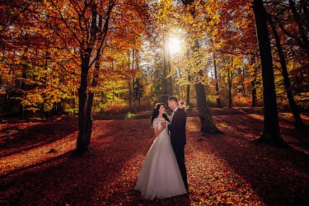 Fotografo di matrimoni Adi Simiganovschi (adisimiganovsch). Foto del 5 marzo 2019