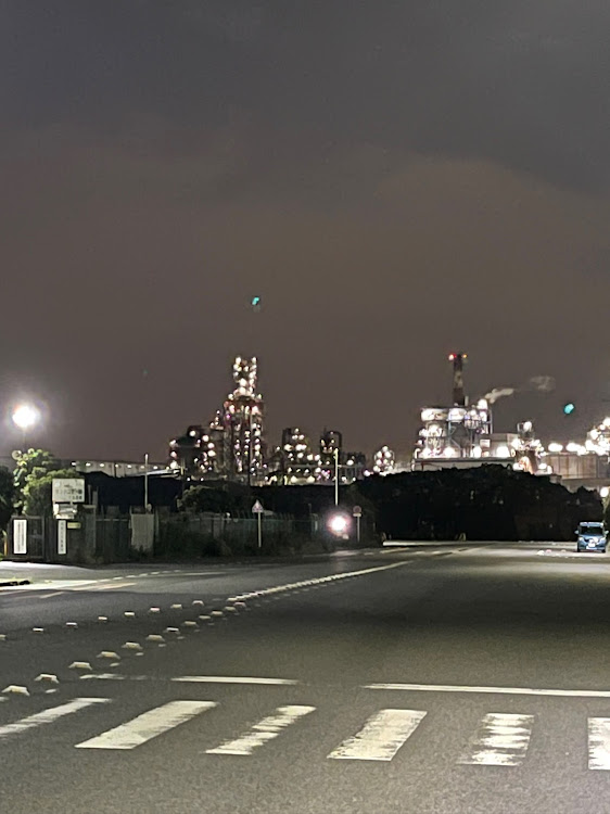 ヴォクシーの80VOXY後期・川崎工場夜景・VOXY・夜景と愛車・映えスポットに関するカスタム事例の投稿画像11枚目