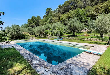 House with pool and terrace 8