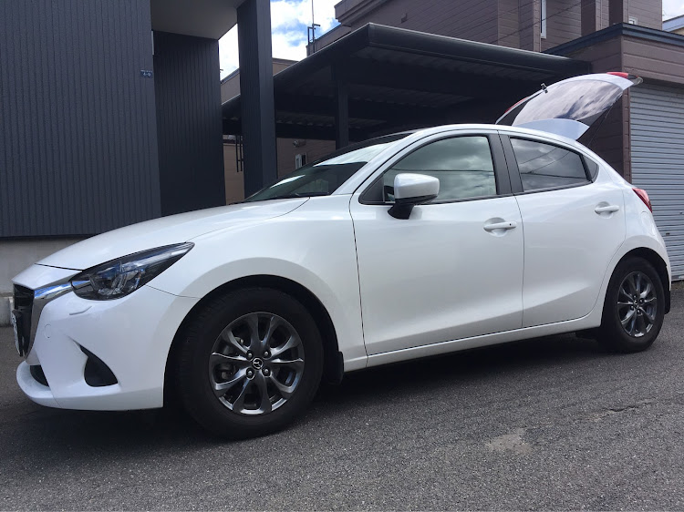 デミオの車高調・セルフ交換・メーカー設定値・とりあえず疲れた・おしゃれDJクラブに関するカスタム事例の投稿画像1枚目