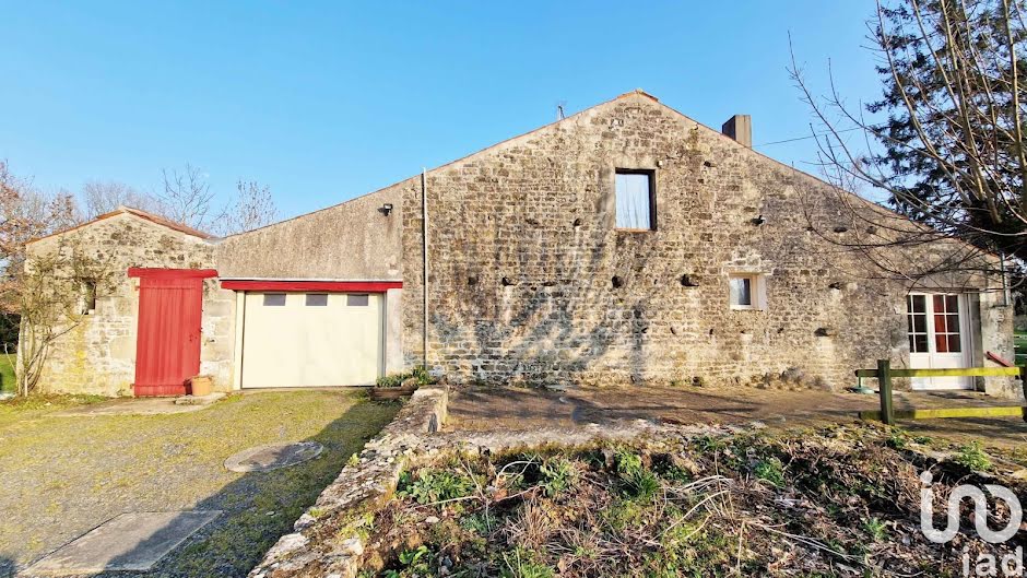 Vente maison 8 pièces 340 m² à Foussais-Payré (85240), 159 000 €