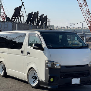 ハイエースバン TRH200V