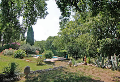 Maison avec piscine et terrasse 11