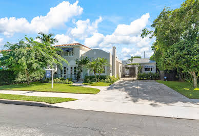 House with pool 1