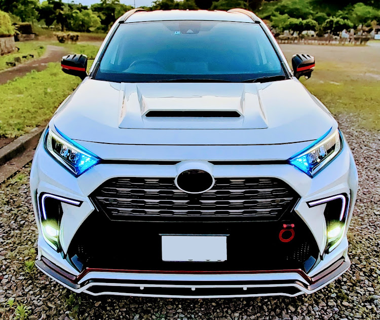 RAV4のROJAMバンパー・DOUBLE EIGHTに関するカスタム事例の投稿画像1枚目