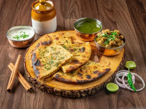 Amritsari Aloo Onion Kulcha