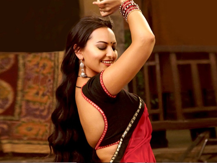 Sonakshi Sinha in Dabangg, Sonakshi Sinha Backless Blouse