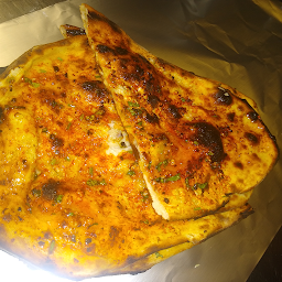 Classic Garlic coriander Chilly Naan