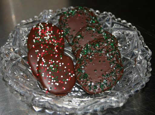 Incredible Thin Mints!  the green sprinkled ones are suppose to represent a wreath...does it work? lol