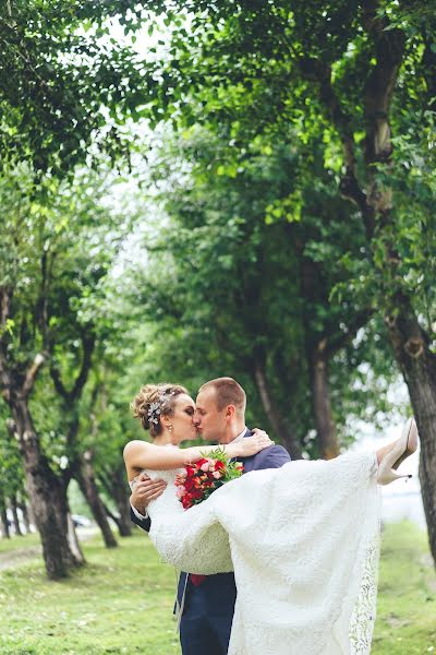 Fotografo di matrimoni Irina Samodurova (samodurova). Foto del 5 aprile 2019