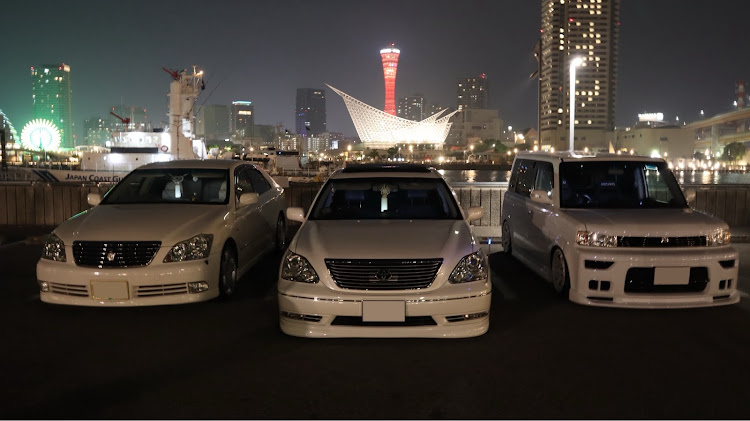 セルシオの極車ちゃんねるのチャンネル登録お願いします😎・エアサス教・低床の極・警察に見られてたを擦り付け合い・テールランプのこだわりに関するカスタム事例の投稿画像4枚目