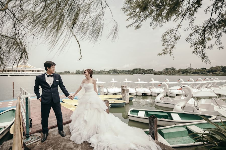 Fotografo di matrimoni Jaras Maneelomrat (jarasphotography). Foto del 13 ottobre 2017