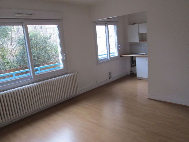 Location  appartement 1 pièce 47.5 m² à Clamart (92140), 1 063 €